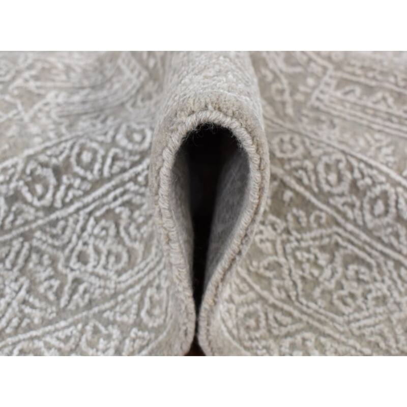 Shahbanu Rugs Dorian Gray, Wool and Plant Based Silk, Fine Jacquard